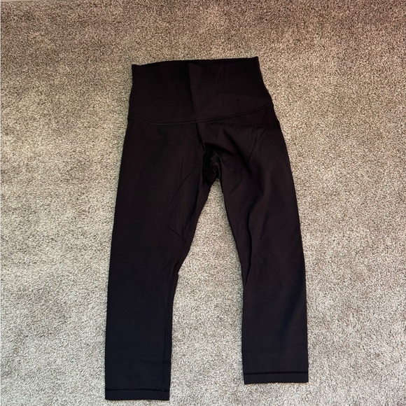 Lululemon Align Crop 21” Black Leggings Size 6 - Picture 5 of 6